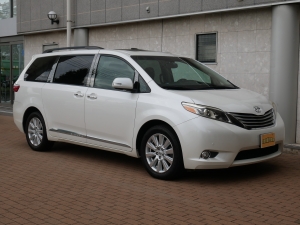 シエナ新車並行　2015年モデル　最上級グレード