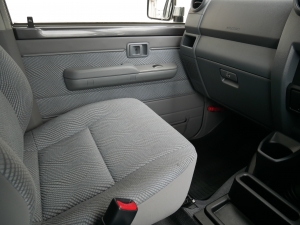 ランクル７０希少カラー　低走行　TOYOTAロゴグリル