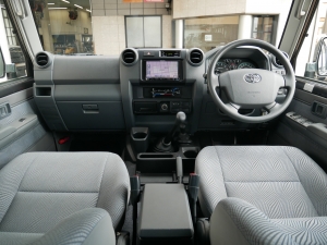 ランクル７０希少カラー　低走行　TOYOTAロゴグリル