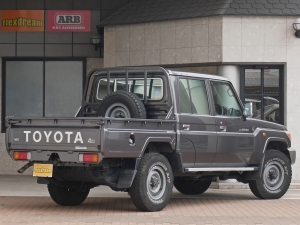 ランクル７０希少カラー　低走行　TOYOTAロゴグリル