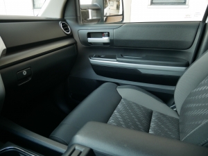 タンドラ新車並行　2019年モデル　ハードシャル
