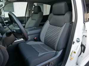 タンドラ新車並行　2019年モデル　ハードシャル