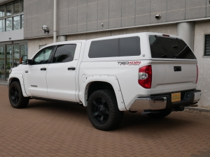 タンドラ新車並行　2019年モデル　ハードシャル