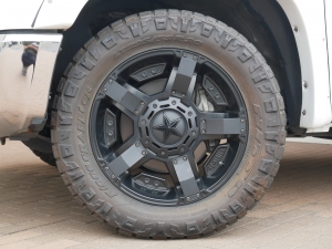 タンドラ新車並行　2019年モデル　ハードシャル