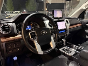 タンドラ新車並行　2014年モデル