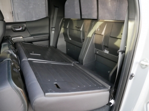 タコマ新車並行　2019年モデル　リフトアップ