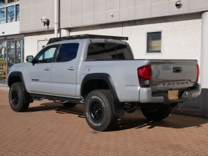 タコマ新車並行　2019年モデル　リフトアップ
