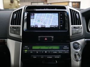 ランクル２００リフトアップ　TOYOTAロゴグリル