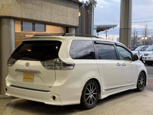 シエナ新車並行　2013年モデル　ローダウン