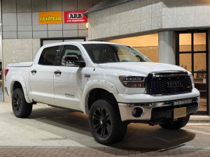 タンドラ新車並行　2013年モデル　リフトアップ