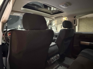 タンドラ新車並行　2013年モデル　リフトアップ