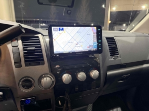 タンドラ新車並行　2013年モデル　リフトアップ
