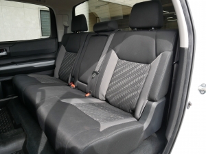 タンドラ新車並行　2021年モデル　リフトアップ