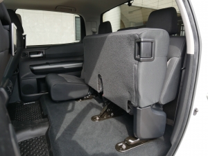 タンドラ新車並行　2021年モデル　リフトアップ