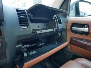 セコイア新車並行　最上級グレード　リフトアップ