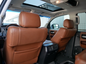 セコイア新車並行　最上級グレード　リフトアップ