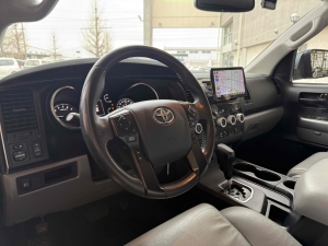 セコイア新車並行　2018年モデル　レザーシート