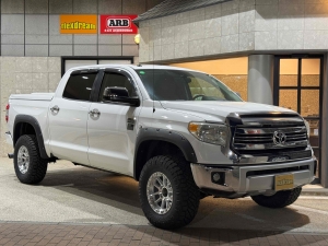 タンドラ 新車並行　2014年モデル　リフトアップ