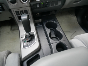 セコイア新車並行　２０１０年モデル　リフトＵＰ