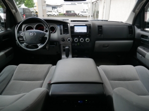 セコイア新車並行　２０１０年モデル　リフトＵＰ