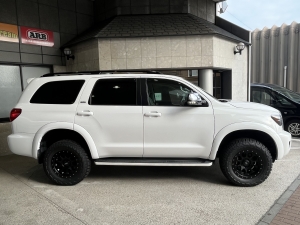 セコイア新車平行　1ナンバー登録済み　リフトアップ