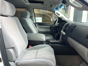 セコイア新車平行　1ナンバー登録済み　リフトアップ