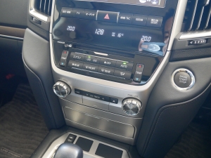 ランクル２００ZX仕様　モデリスタ　メーカーナビ
