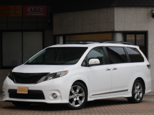 シエナ 新車並行　2013年モデル　サンルーフ