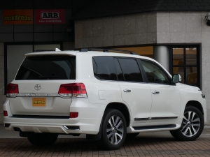 ランクル２００モデリスタエアロ　サンルーフ　メーカーナビ