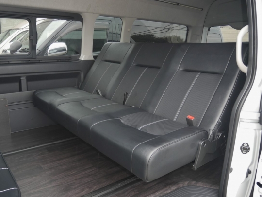 ハイエースＷグランドキャビン　車中泊のできる街乗り仕様車【FD-BOX　W03黒】　　