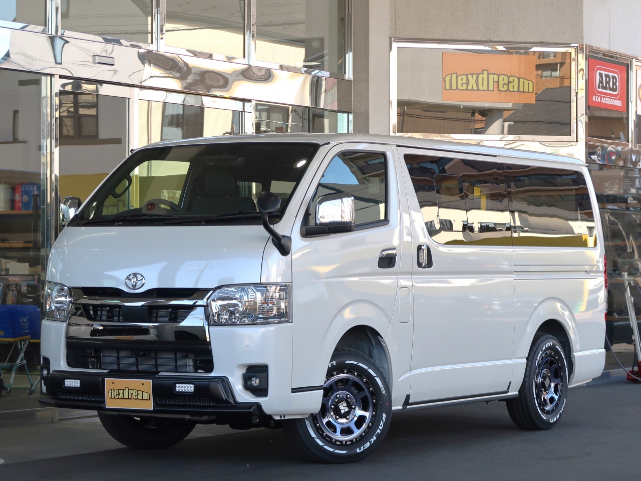 ハイエースバン　４ＷＤ