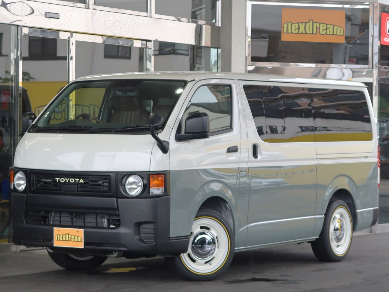 ハイエースバン　２ＷＤ