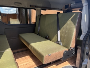 ハイエースバンキャンプ　アウトドア　レジャー　４ＷＤ　ＳＵＶ