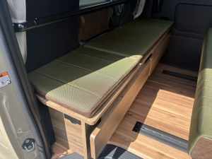 ハイエースバンキャンプ　アウトドア　レジャー　４ＷＤ　ＳＵＶ