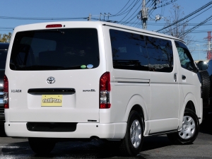 ハイエースバン新車：ハイエースバン４ＷＤ