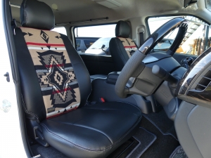 ハイエースワゴン車中泊　キャンピング　フルフラット