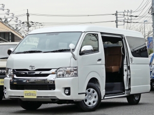 ハイエースワゴン4型ハイエースワゴン4WD車中泊コンプリート