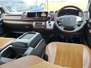 ハイエースワゴン4型ハイエースワゴン4WD車中泊コンプリート