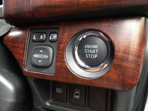 ハイエースワゴン4型ハイエースワゴン4WD車中泊コンプリート