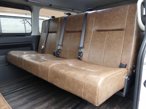 ハイエースワゴン4型ハイエースワゴン4WD車中泊コンプリート