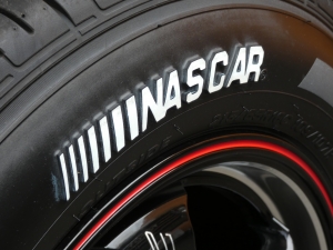 ハイエースワゴン新車アウトレット10人乗りワゴン　安全装備追加