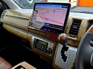 ハイエースバン特設カラーライトイエロー　安全装備付き
