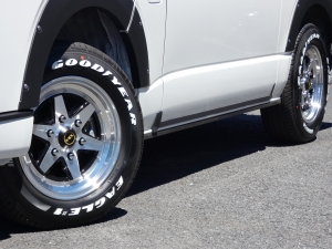 ハイエースバンS-GLダークプライム2　でイーゼル4WD　JAOSフェンダー