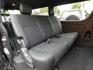 ハイエースバン特別仕様車ダークプライム2　廃版色グレーメタリック