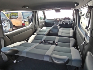 ハイエースバン特別仕様車ダークプライム2　廃版色グレーメタリック