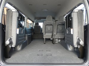 ハイエースワゴン１０人乗り　新車　ワゴンGL