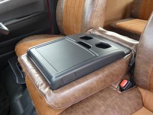 ハイエースバン新車アウトレットDX　4WD　ディーゼル　丸目