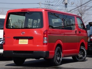 ハイエースバン新車アウトレットDX　4WD　ディーゼル　丸目