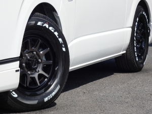 ハイエースバンS-GLダークプライム2　ディーゼル2WD　ローダウンカスタム済み