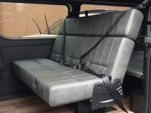 ハイエースバン新車アウトレットライトキャンピングカーFD-BOX V07N